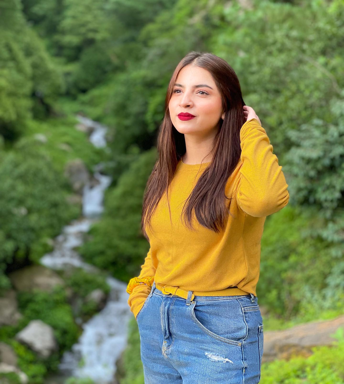 Dananeer Mobeen Under Fire For Showing Off Relationship With Father ...
