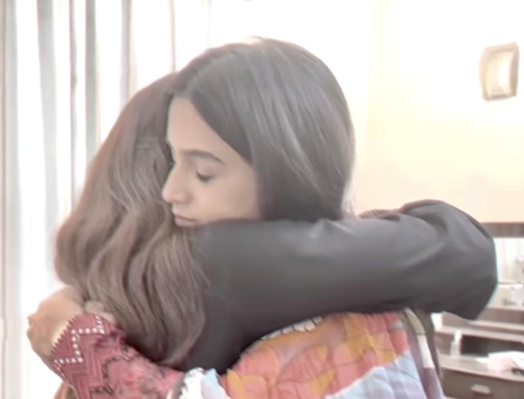 Hania Amir Bids Farewell To Mere Humsafar In Most Beautiful Way