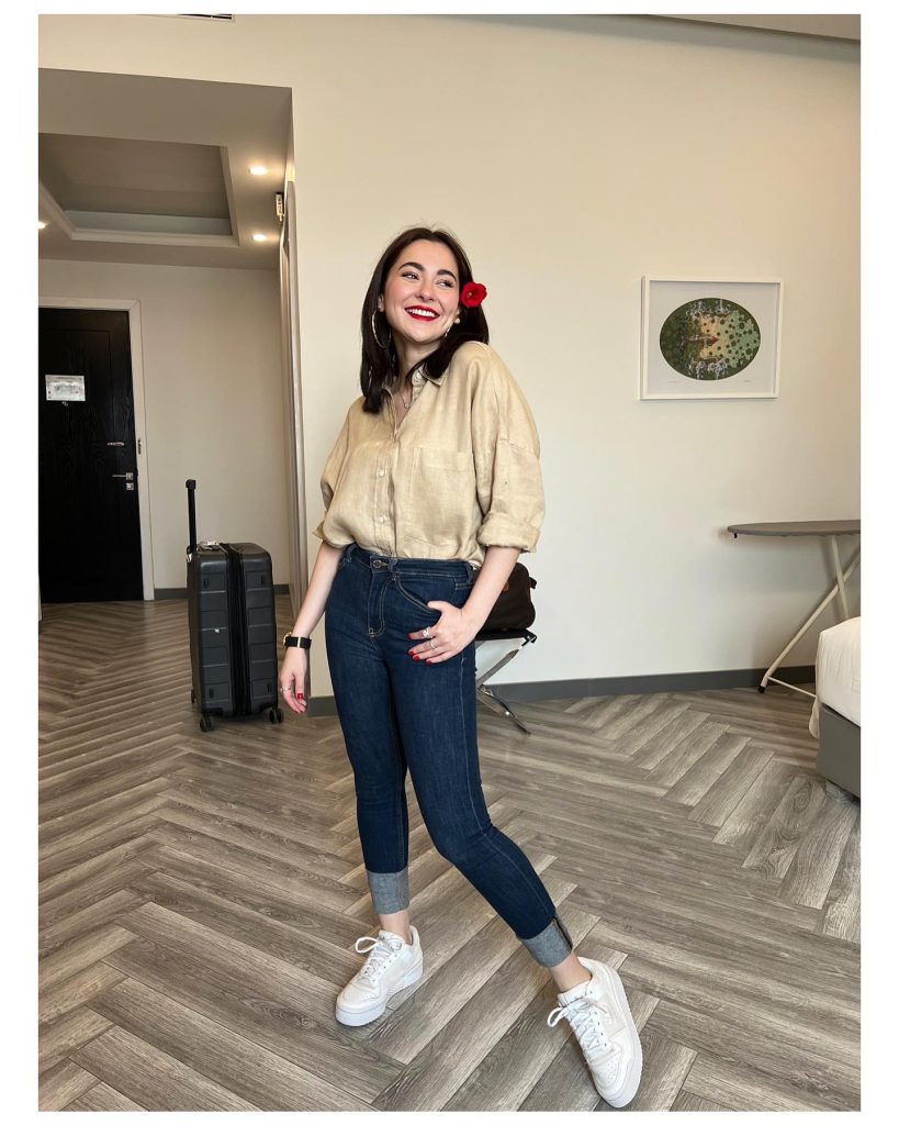 Hania Amir’s Closeness With Makeup Artist Invites Backlash