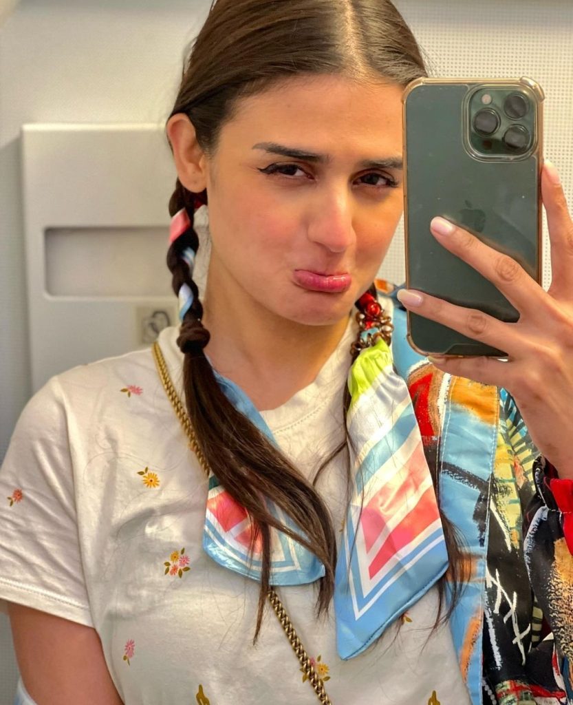 Public Finds Hira Mani's Latest Selfies Annoying