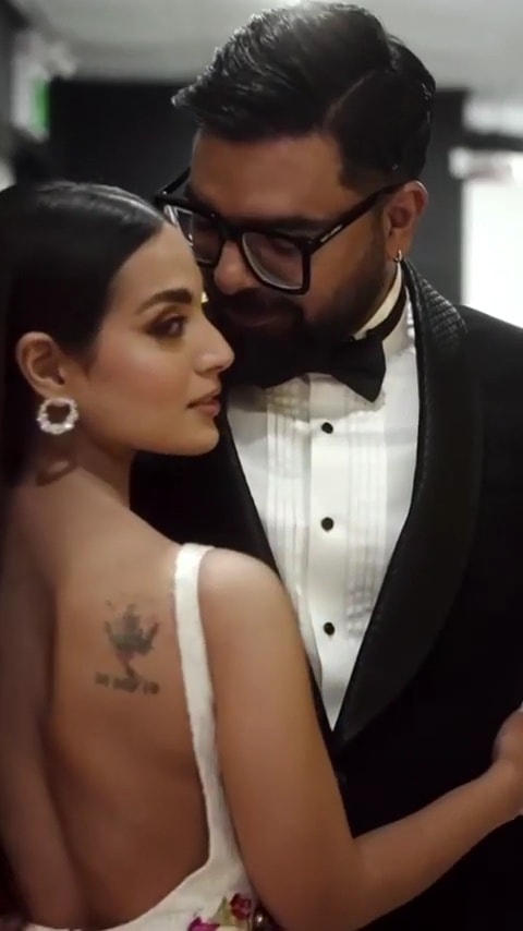 Iqra Aziz And Yasir Hussain’s Couple Shoot At HUM Awards Invites Backlash
