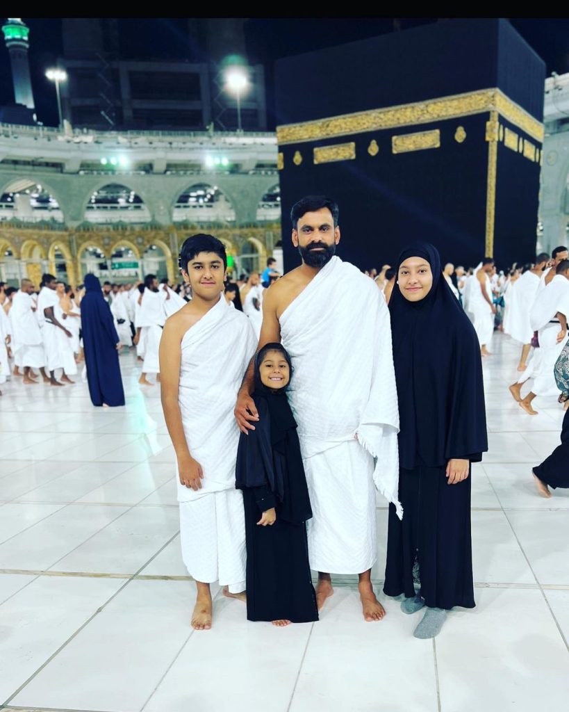 Mohammad Hafeez Performs Umrah With Family