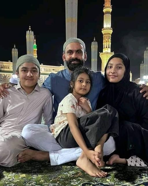 Mohammad Hafeez Performs Umrah With Family