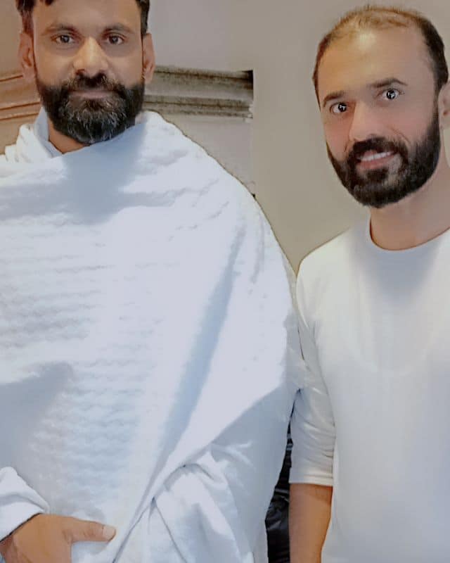 Mohammad Hafeez Performs Umrah With Family