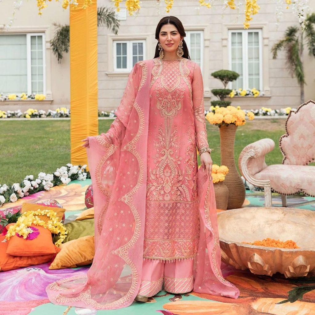 Naimal Khawar Exudes Elegance In Afrozeh's Latest Wedding Formal Collection
