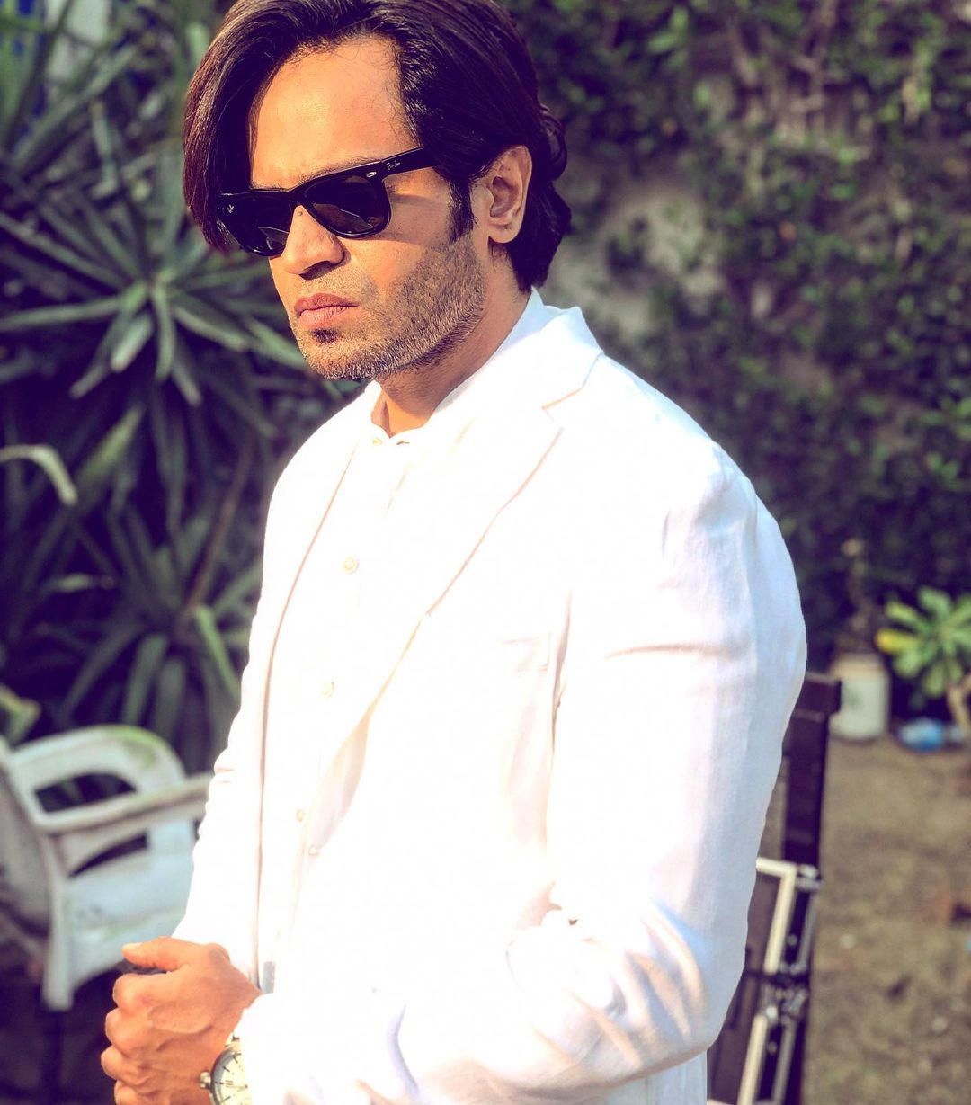 Naveed R Naveed Raza Shares How He Was Trolled Defending Javed Sheikh | Reviewit.pk