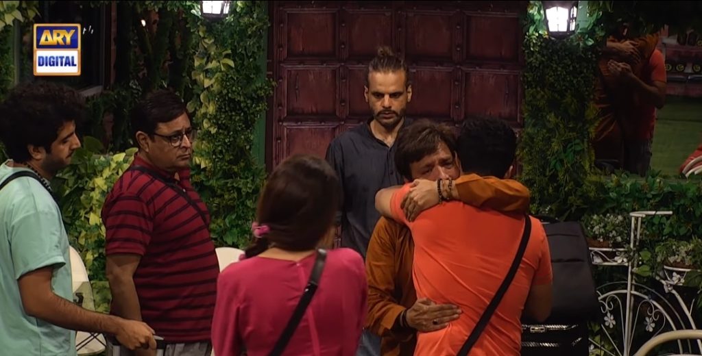 Nigah Jee Cried While Leaving Tamasha Ghar After Elimination