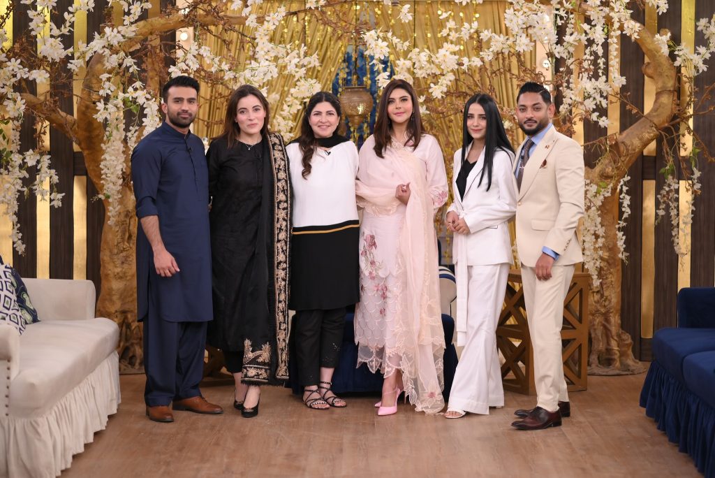 Shagufta Ejaz And Saniya Shamshad’s Family Clicks From GMP
