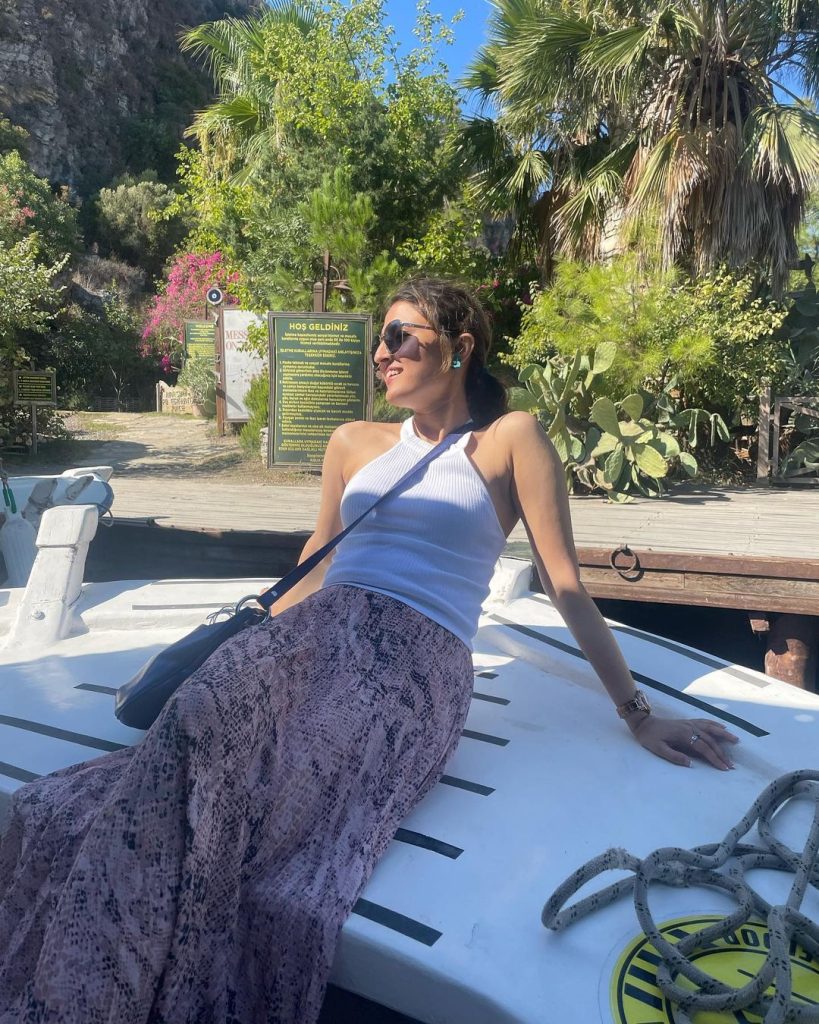 Badshah Begum Fame Tanya Hussain Enjoying Vacations In Turkey