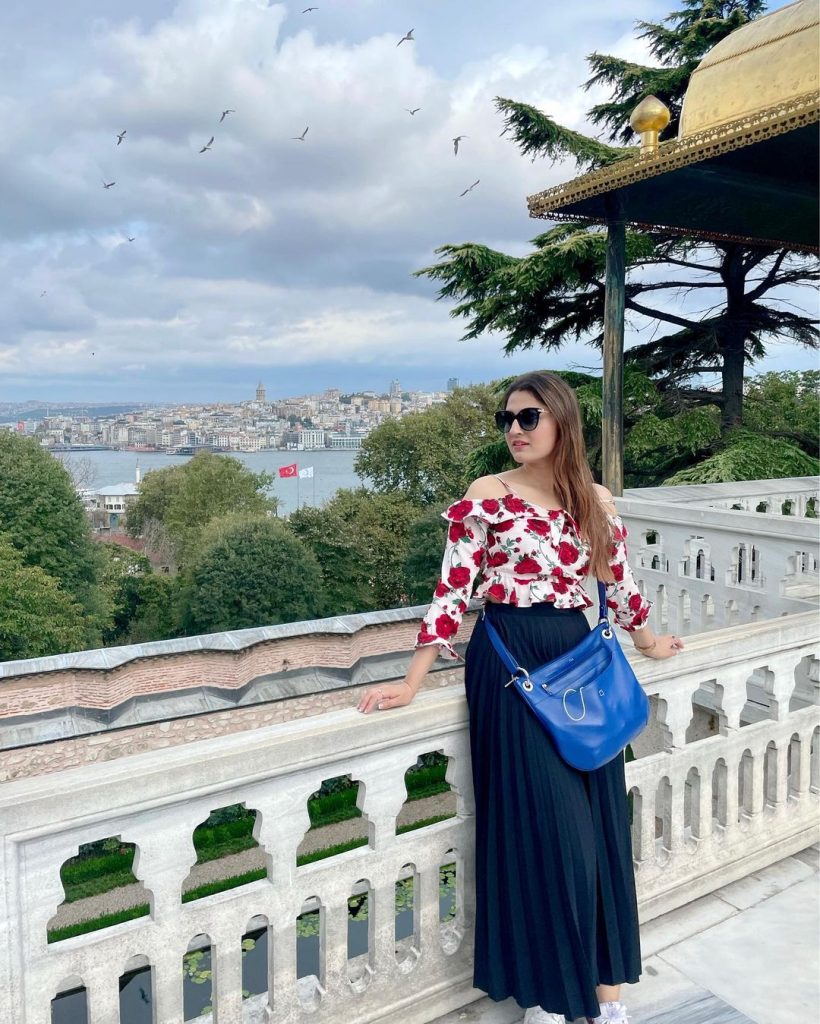Badshah Begum Fame Tanya Hussain Enjoying Vacations In Turkey