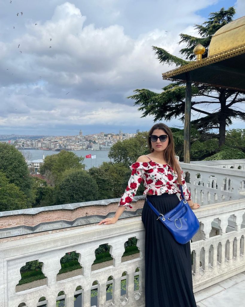 Badshah Begum Fame Tanya Hussain Enjoying Vacations In Turkey