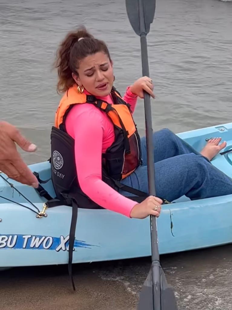 Zara Noor Abbas’ Hilarious Kayaking Experience In Toronto