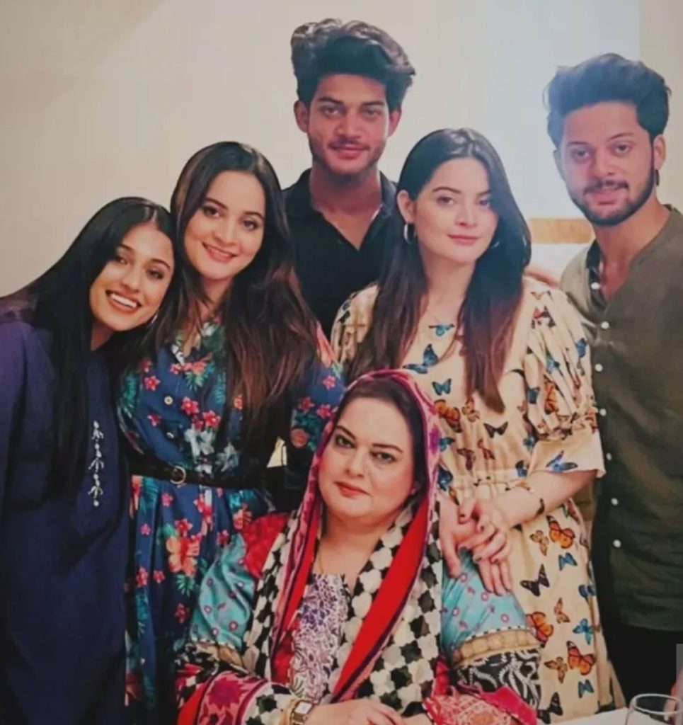 Aiman & Minal Share Adorable Pictures With Family