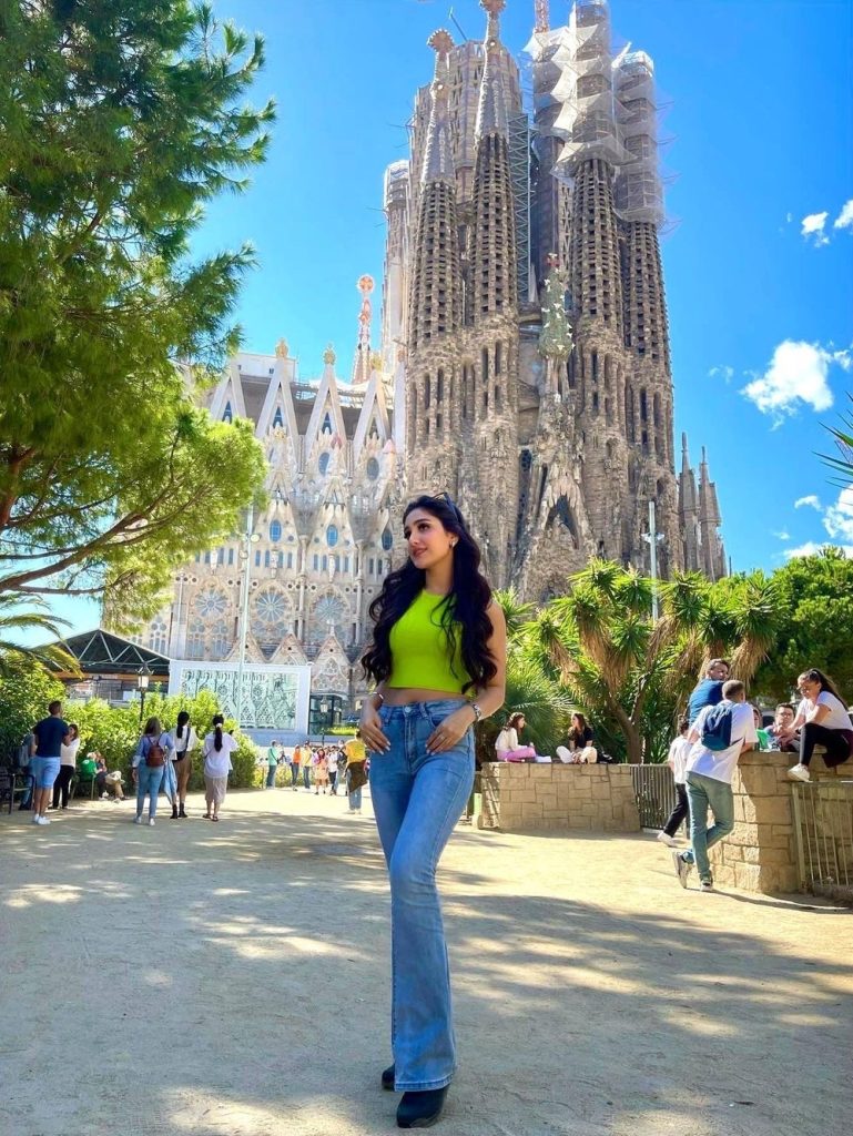 Actress Aiza Awan Vacationing in Barcelona, Spain