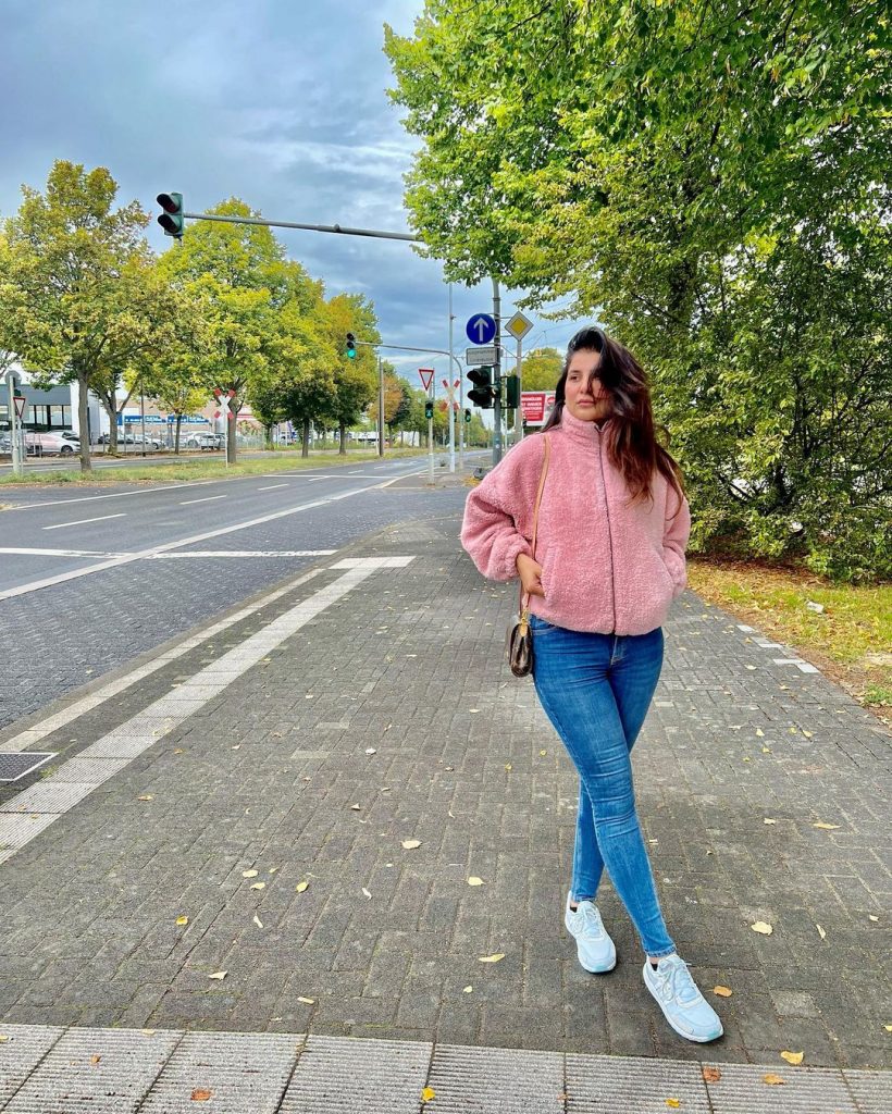 Areeba Habib Gorgeous Pictures from Prague & Germany