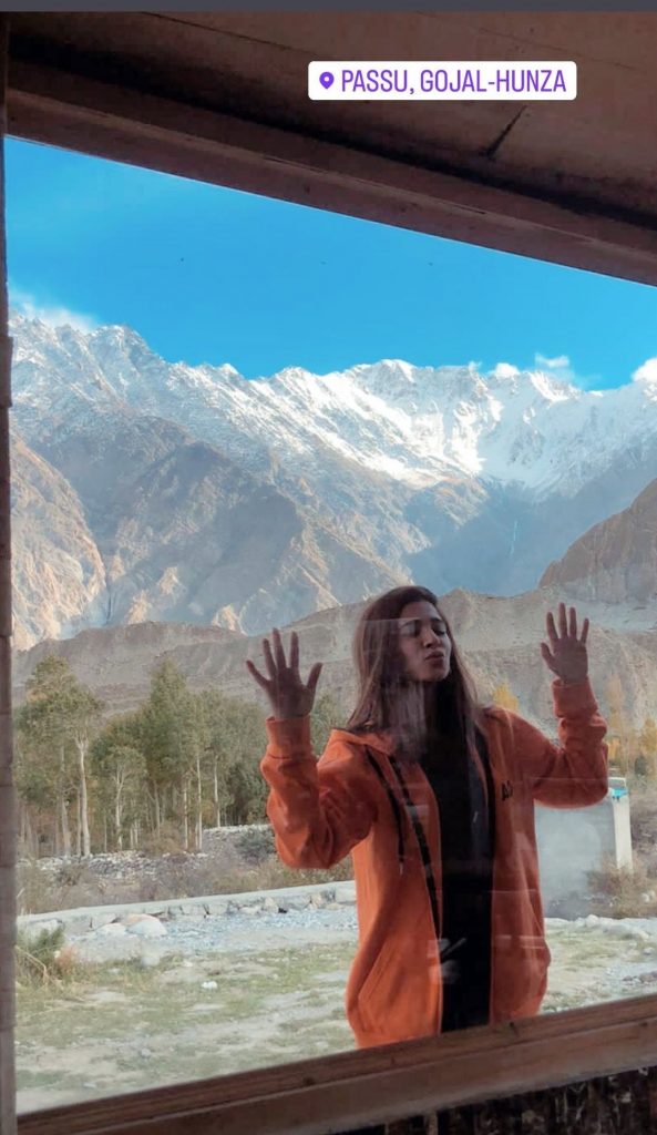 Ayesha Omar Shares Beautiful Pictures from Gilgit Baltistan