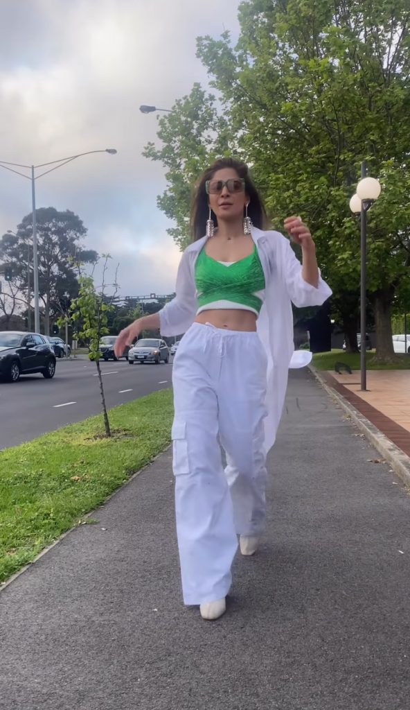 Ayesha Omar Shares Her Pictures From Melbourne Trip