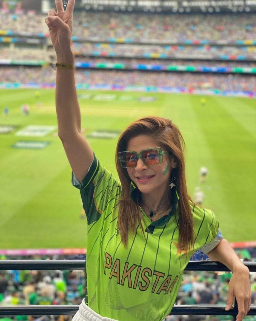Ayesha Omar Shares Her Pictures From Melbourne Trip