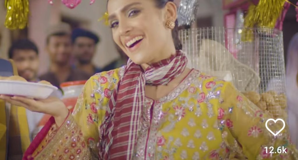Ayeza's Funky Attire For Ali Zeeshan Campaign Gets Mixed Response