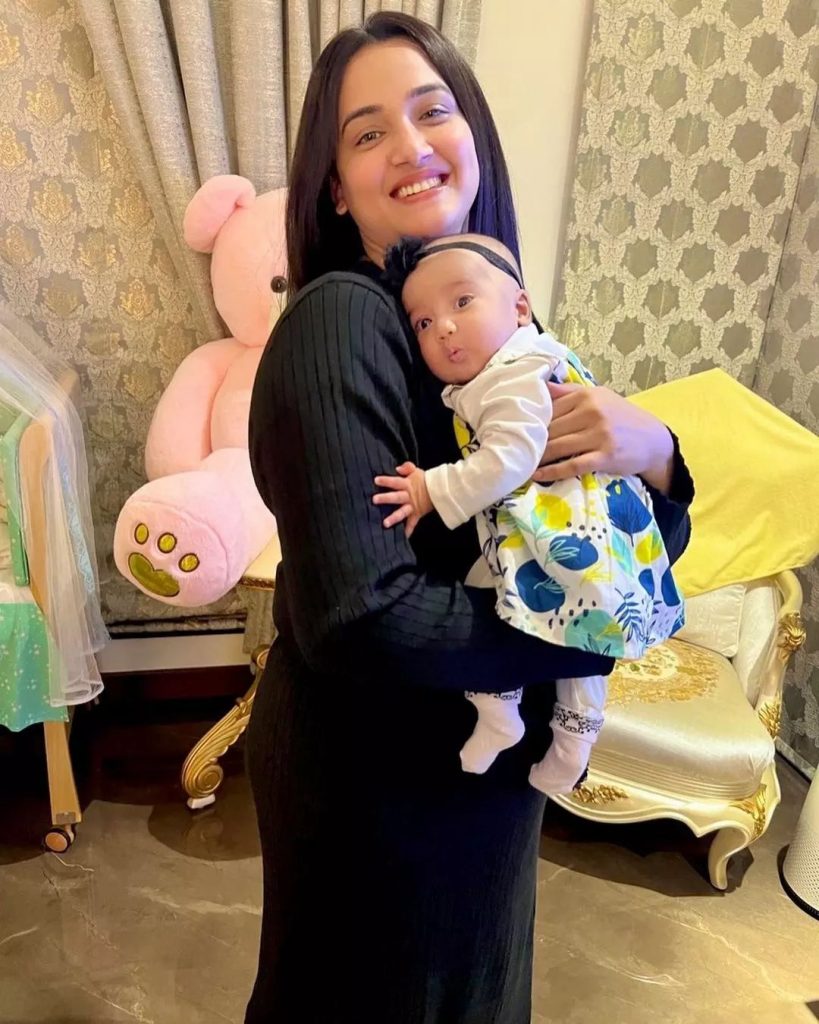 Kiran Tabeir Shares New Pictures with Daughter