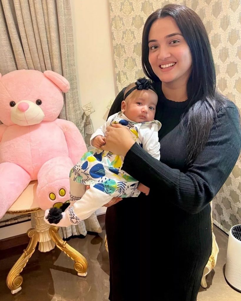 Kiran Tabeir Shares New Pictures with Daughter