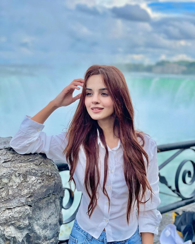 Komal Meer Treats Fans With Adorable Pictures From Canada