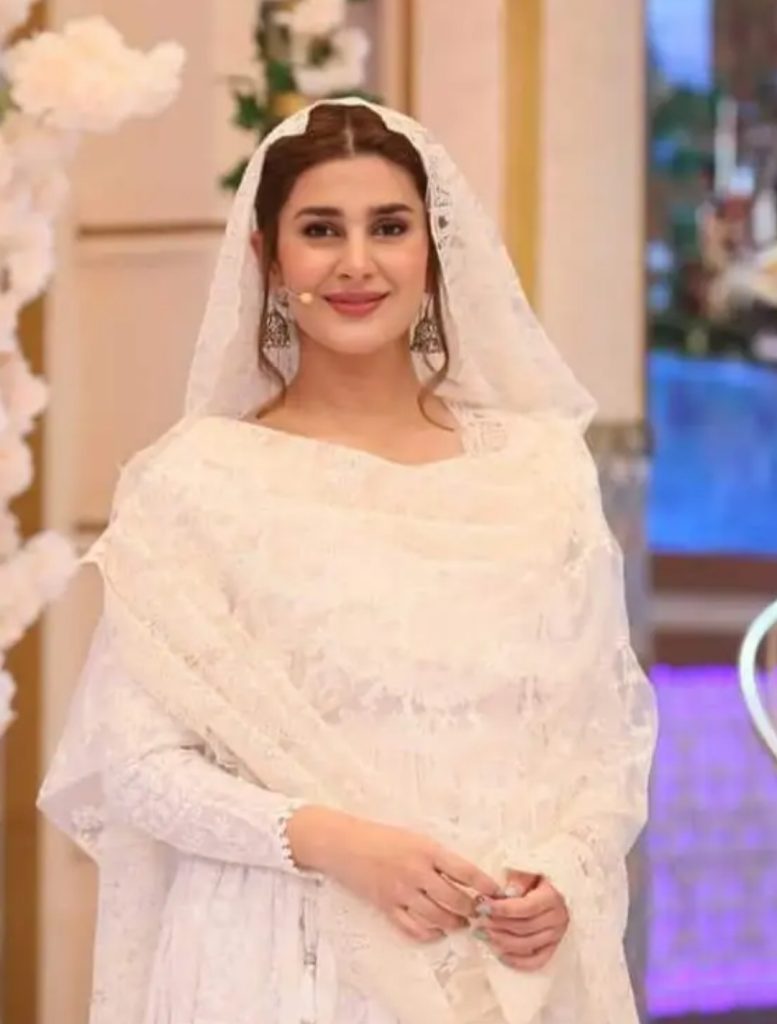 Photos of Kubra Khan from Makkah