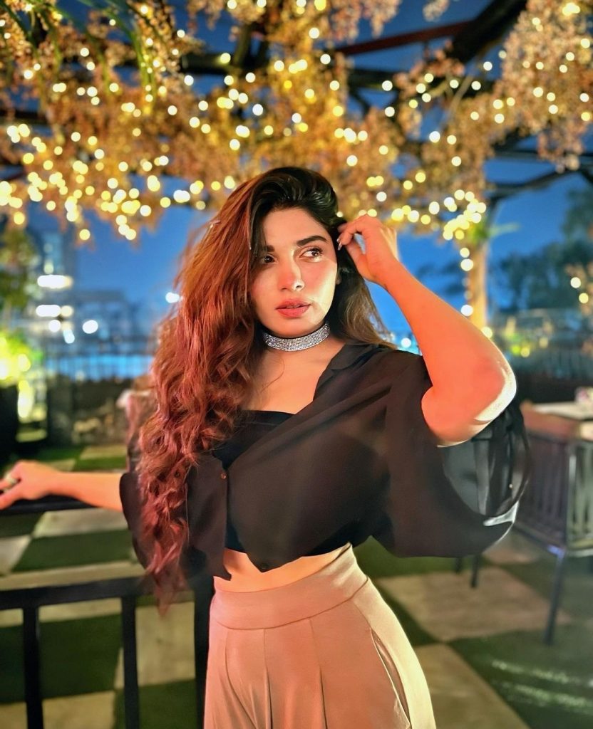 Mahi Baloch's Adorable Pictures from Dinner with Friends