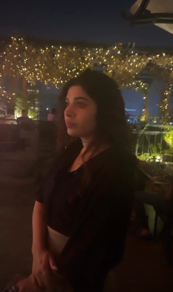 Mahi Baloch's Adorable Pictures from Dinner with Friends