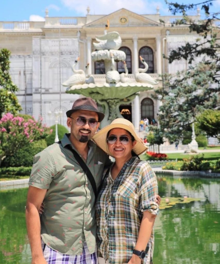 nadia-afgan-and-her-husband-vacationing-in-ayubia-with-their-pets