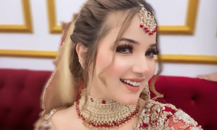 Rabeeca Khan Poses For Stunning Bridal Photo Shoot 4284