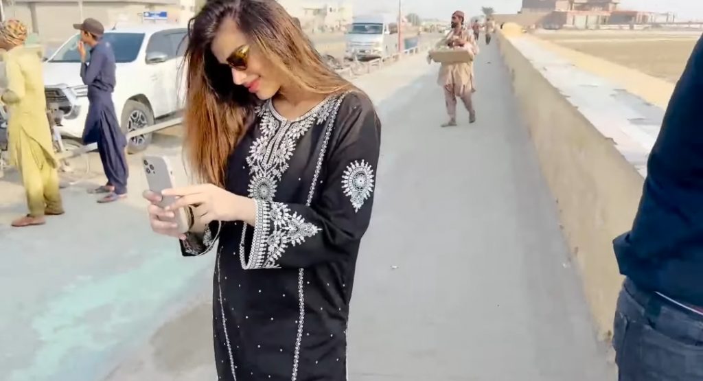 Sadaf & Shahroz New Vlog from Karachi Sea View