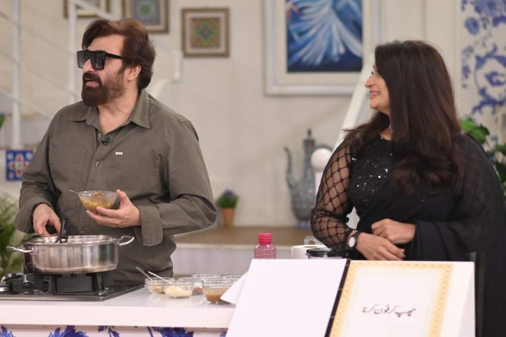 Yasir Nawaz With His Sister in Nida's Show - Pictures