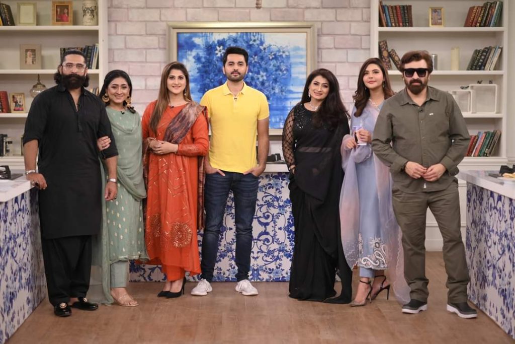 Yasir Nawaz With His Sister in Nida's Show - Pictures