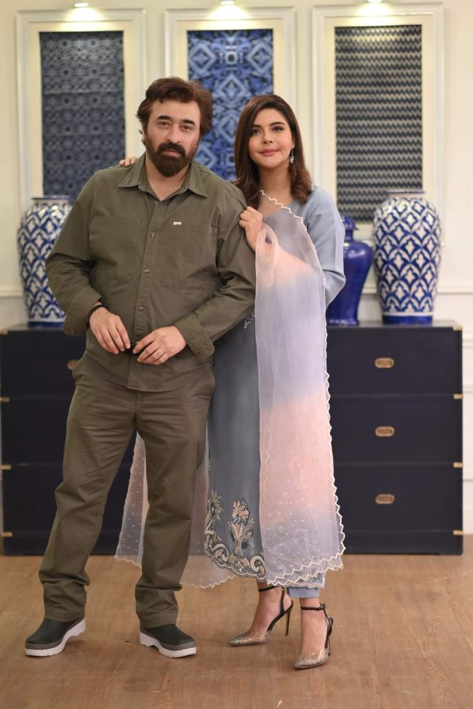 Yasir Nawaz With His Sister in Nida's Show - Pictures