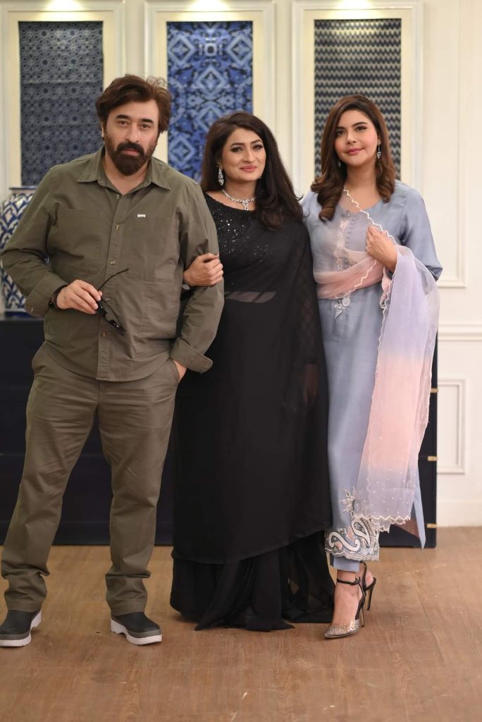 Yasir Nawaz With His Sister in Nida's Show - Pictures