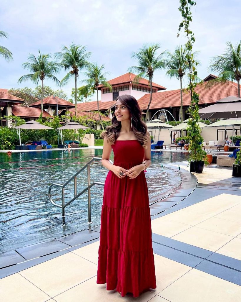 Zarnish Khan's Stylish New Pictures from Her Vacation