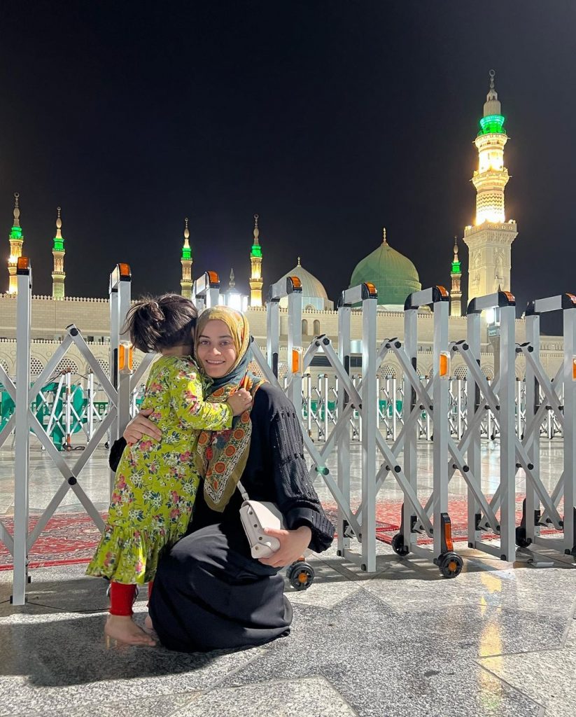 Aiman Khan And Muneeb Butt Spend 12th Rabi ul Awal In Madinah