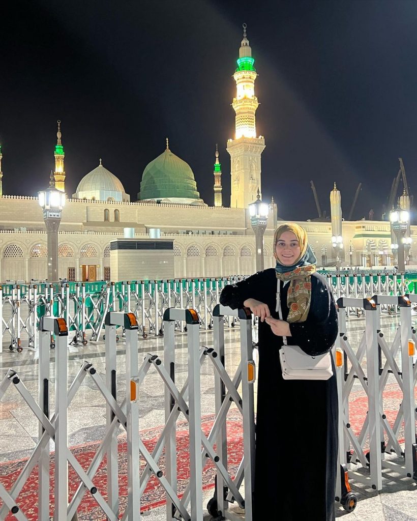 Aiman Khan And Muneeb Butt Spend 12th Rabi ul Awal In Madinah