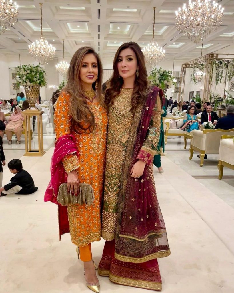 Image may contain: 2 people | Pakistani dress design, Bridal mehndi dresses,  Pakistani formal dresses