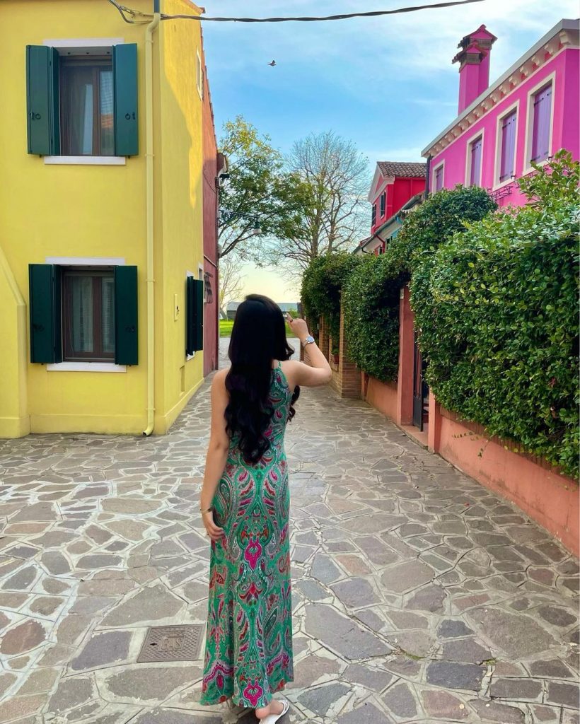 Aiza Awan Looks Gorgeous In Western Dresses On Europe Trip