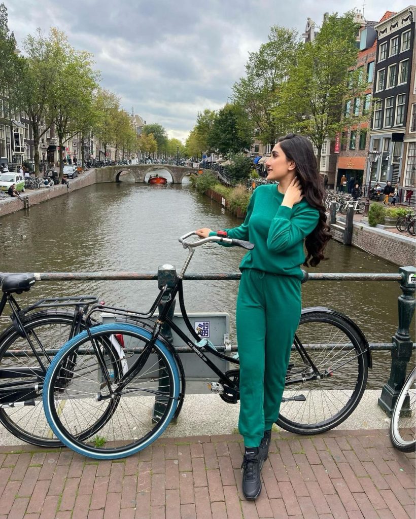 Aiza Awan Looks Gorgeous On Vacation In Netherlands