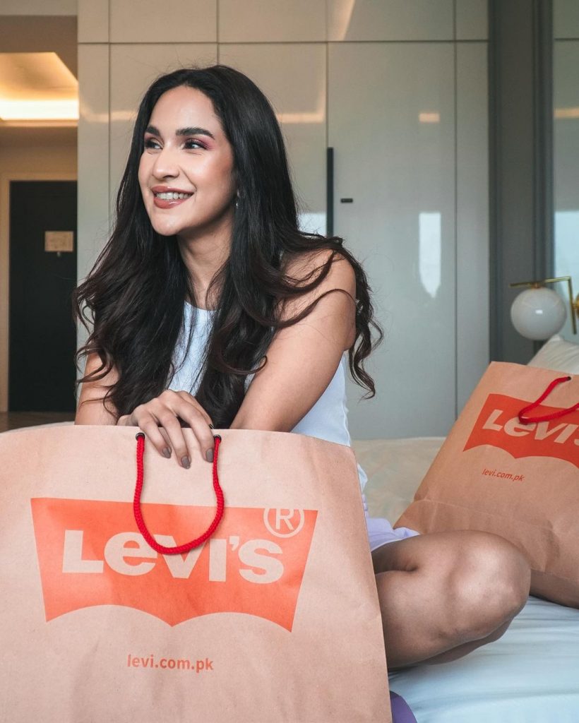 Anoushay Abbasi Puts Her Comfy Style On For Levis