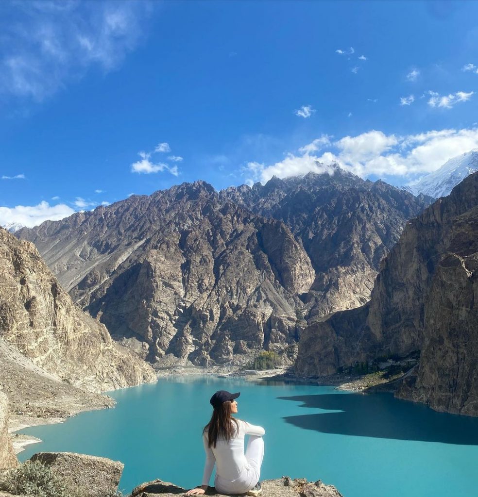 Ayesha Omar Shares Beautiful Pictures from Gilgit Baltistan