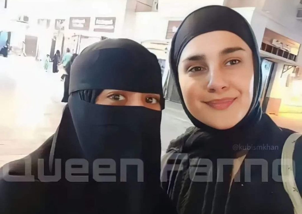 Photos of Kubra Khan from Makkah