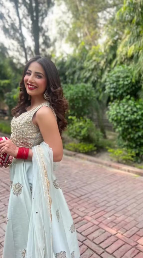 Ushna Shah Shares Pictures from Friend's Wedding