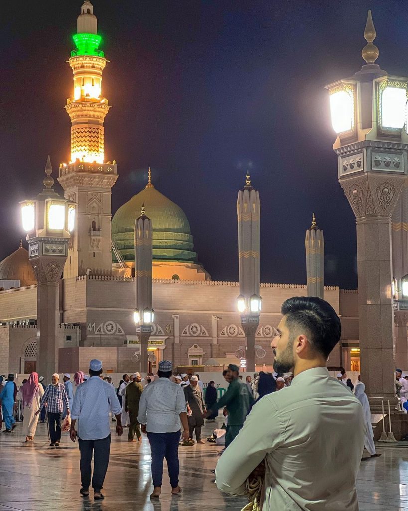 Aiman Khan And Muneeb Butt Spend 12th Rabi ul Awal In Madinah