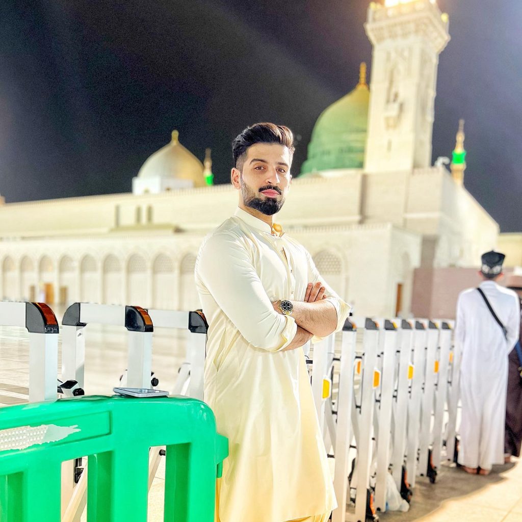 Aiman Khan And Muneeb Butt Spend 12th Rabi ul Awal In Madinah