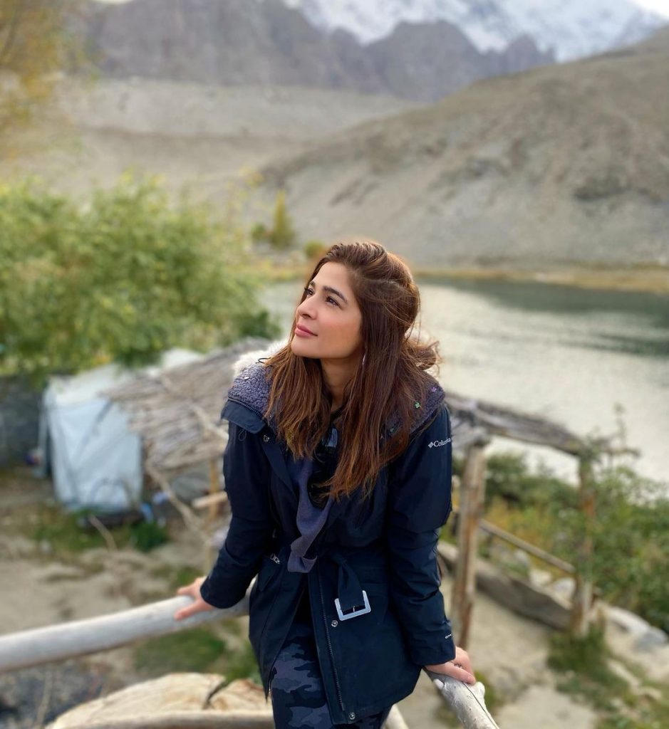 Ayesha Omar's Scenic Trip To Hunza With Friends