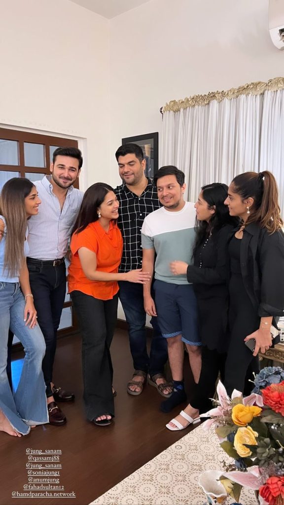 Sanam Jung Celebrates Birthday With Her Family
